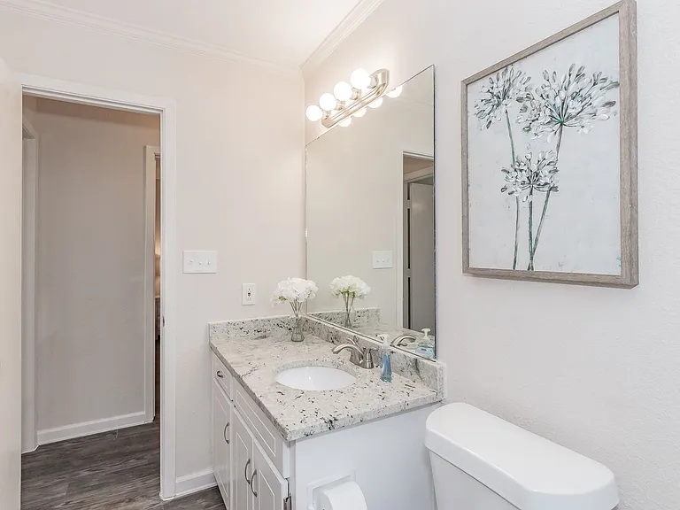 340 Gloria St — Photo 27