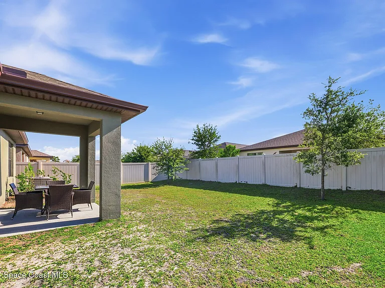 4687 Magenta Isles Dr — Photo 14