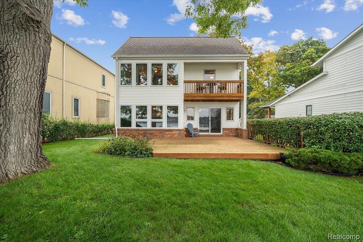 7115 Locklin, West Bloomfield, MI 48324