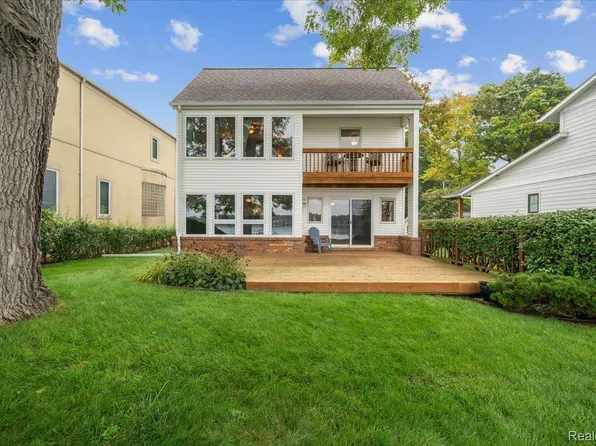 7115 Locklin, West Bloomfield, MI 48324