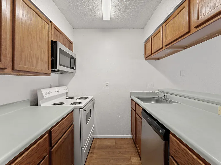 Patton Apartments — Photo 7
