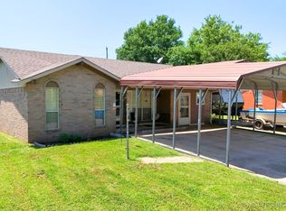 512 Eastgate Ave, Wynnewood, OK 73098