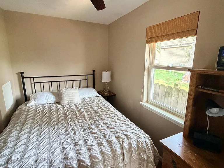 4234 Riverside Dr — Photo 21