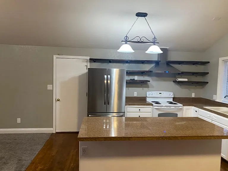 1364 Brook Ct — Photo 2