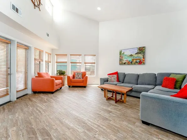 213 W Oleander St, South Padre Island, TX 78597