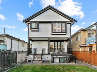 2216 Mannering Ave, Vancouver, BC V5N 3C5