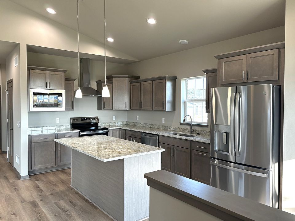 2nd image of 4305 Redstart St