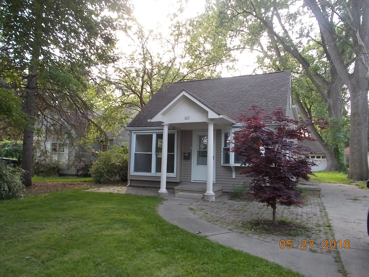 825 River Rd photo 1