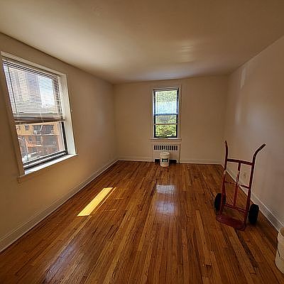 4th image of 75-05 113th St #4D