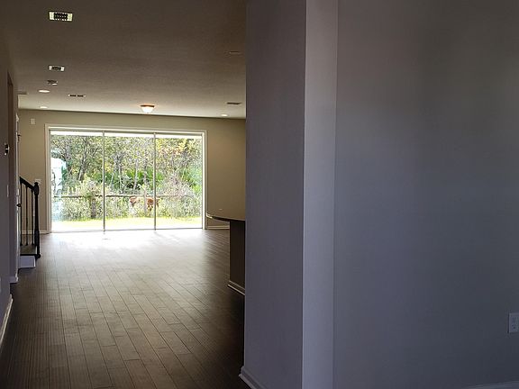 3rd image of 97190 Harbor Concourse Cir