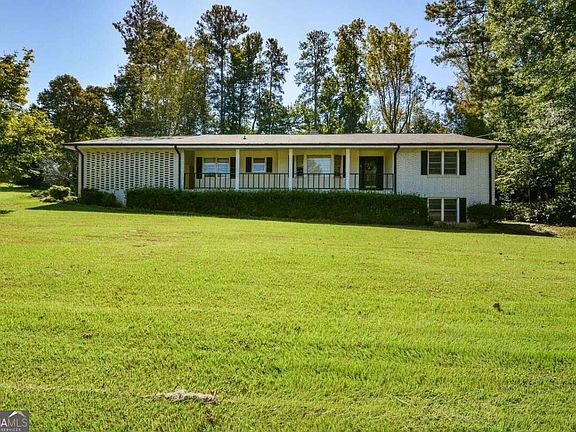 2nd image of 3020 Laura Ln