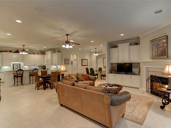 5th image of 3910 Park Meadow Ln