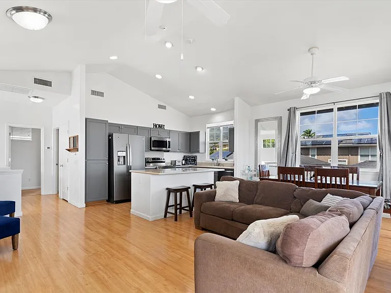 650 Komo Ohia St — Photo 16