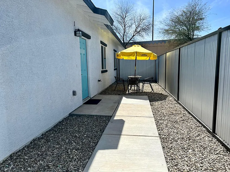 997 N Contzen Ave #1 — Photo 2