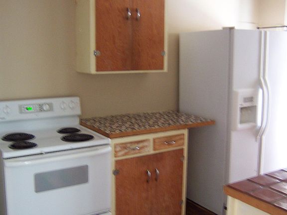 4th image of 1011 E Vine St