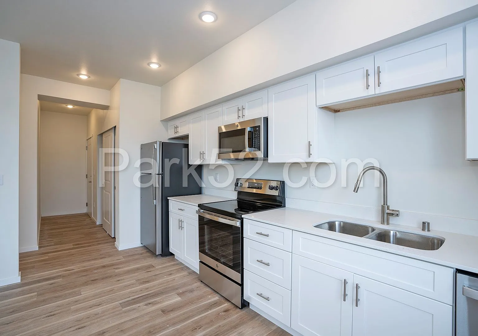 GREAT Move-In Specials! Spacious 1 Bedroom Tacoma Apartment with Washer/Dryer — Photo 1