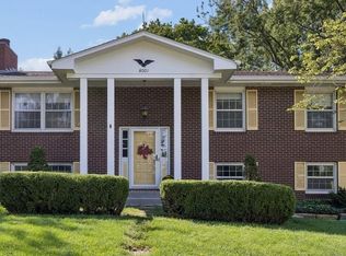 8001 Trendwood Dr, Lincoln, NE 68506