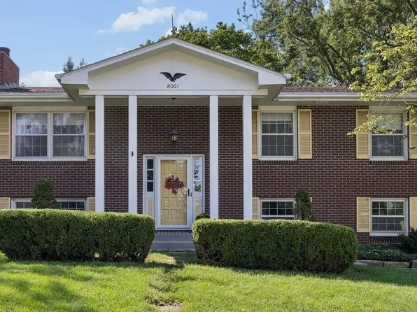 8001 Trendwood Dr, Lincoln, NE 68506