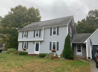 18 Sleepy Hollow Dr, Plymouth, MA 02360