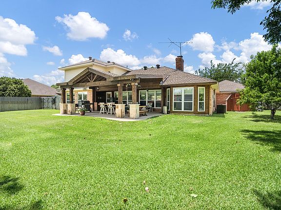 3rd image of 602 Highland Hills Ln