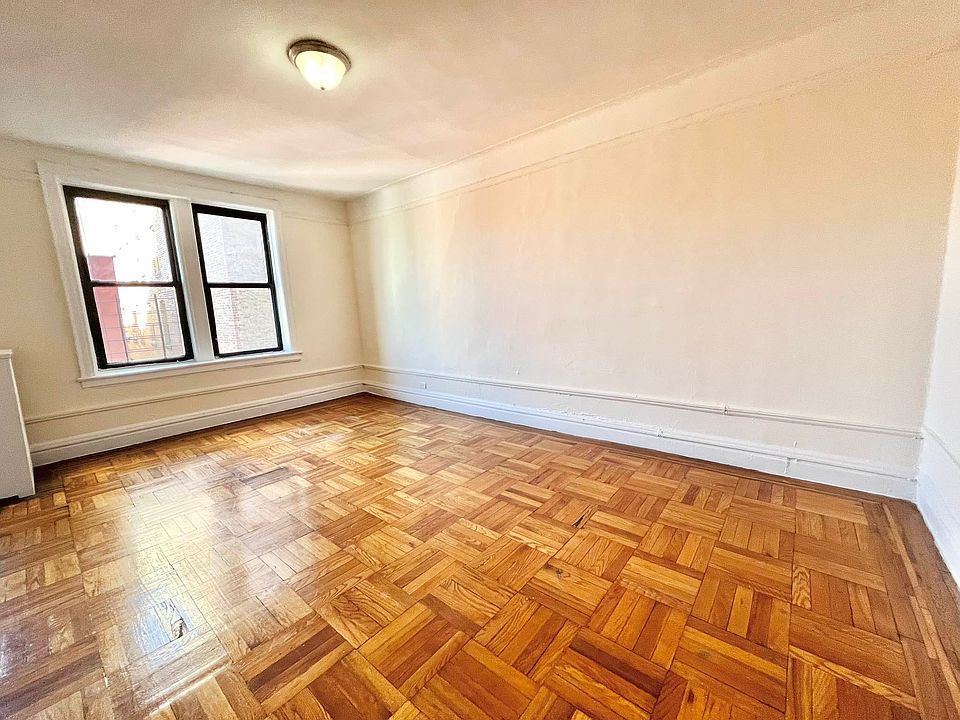 2nd image of 3204 Holland Ave APT 2E