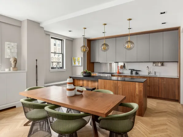 220 Madison Avenue image 7 of 17