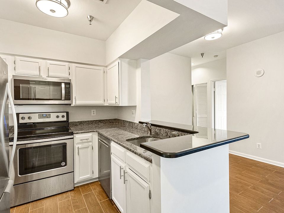 1st image of 2400 Clarendon Blvd #Penthouse 01