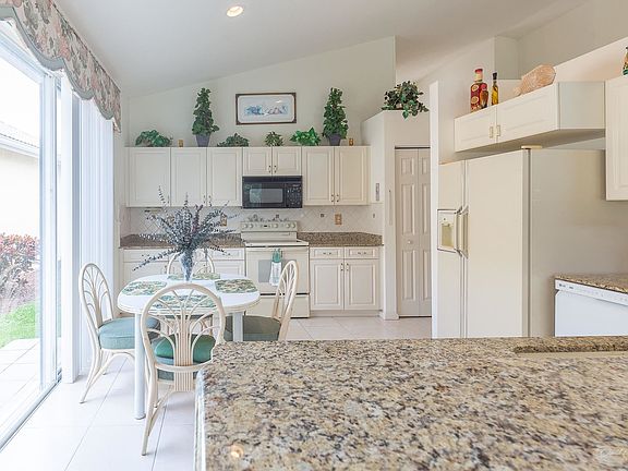 3rd image of 1603 SE Ballantrae Blvd