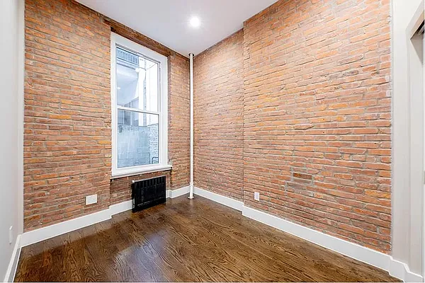 Rented by Douglas Elliman | media 14