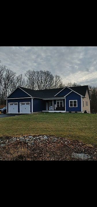 2nd image of 121 Pondview Rd