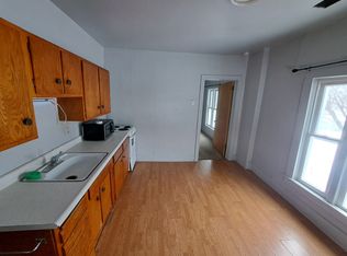 1000 4th St NW #1, Waverly, IA 50677