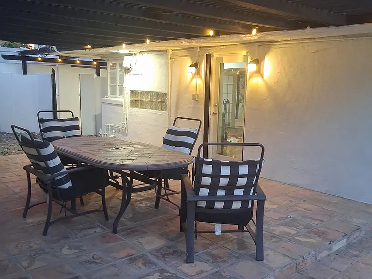 701 W Lewis Ave — Photo 37