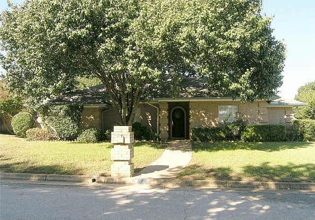 1st image of 4900 Thoroughbred Dr