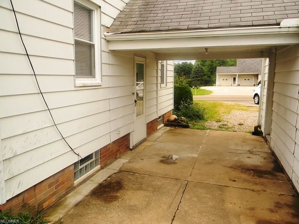 2nd image of 216 California Ave