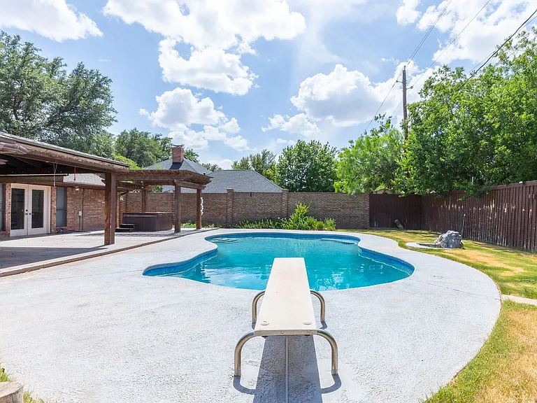 46 Augusta Dr — Photo 50