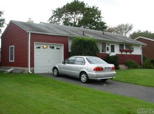 24 Bainbridge St, Islip, NY 11751