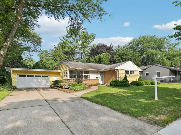642 Charles Ln, Madison, WI 53711