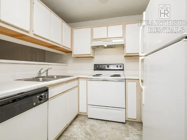 330 Brownlea Dr #5F — Photo 3