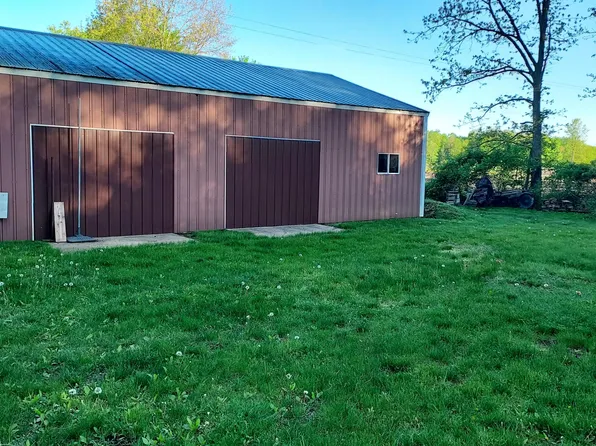 1684 Brogan Rd, Stockbridge, MI 49285