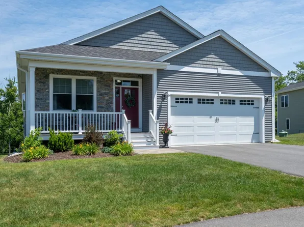 64 Blackstone Drive, Raymond, NH 03077