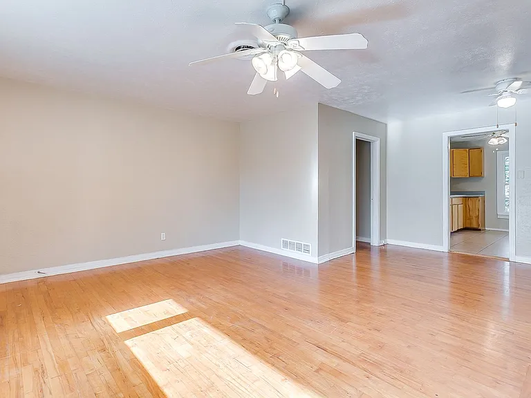 3928 Winfield Ave — Photo 5