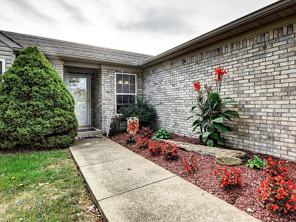 5th image of 9619 Combs Ln