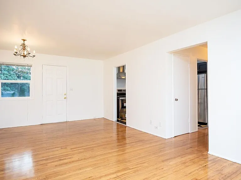 The Waverleigh Apartments — Photo 21
