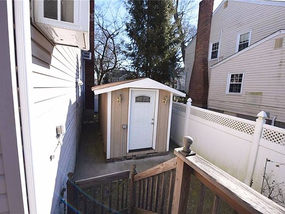5th image of 922 Cleveland St