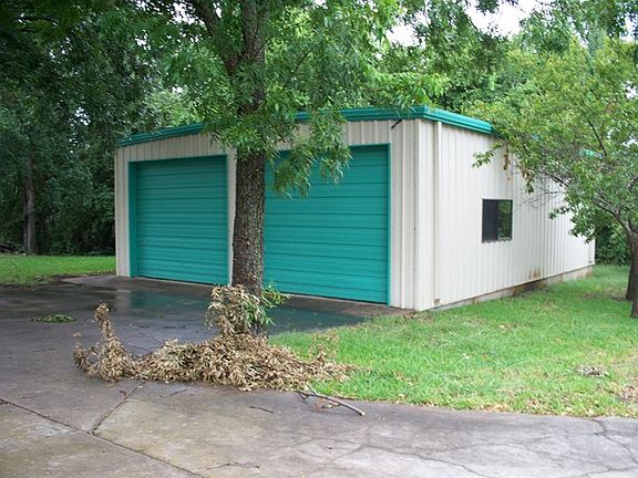 2 car garage detached 