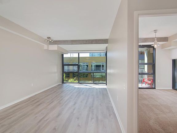 2nd image of 350 11th Ave Unit 522