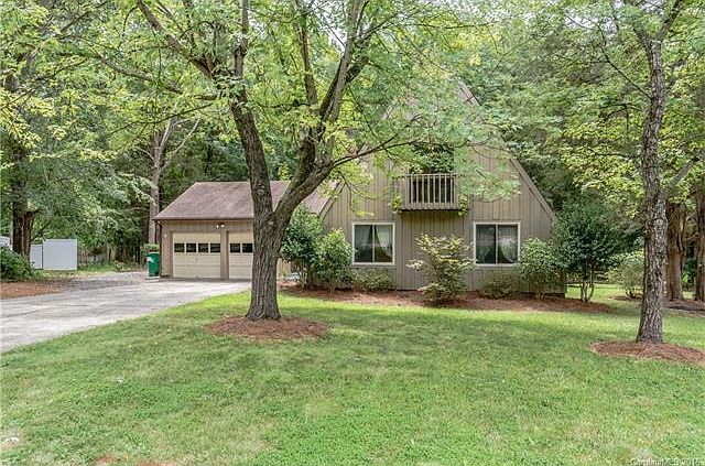 1st image of 7928 Park Vista Cres