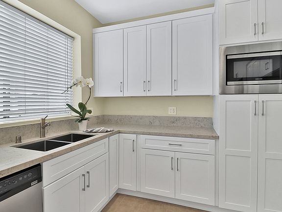 5th image of 5245 White Oak Ave APT 6