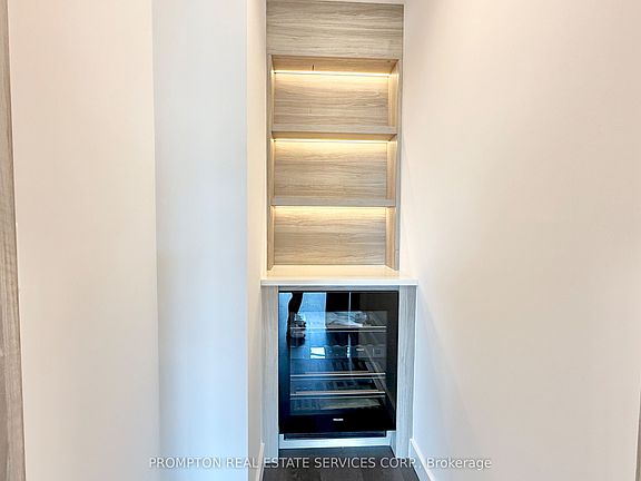 4th image of 68 Esther Shiner Blvd #916