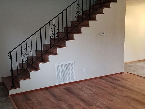 5th image of 418 5th St NW